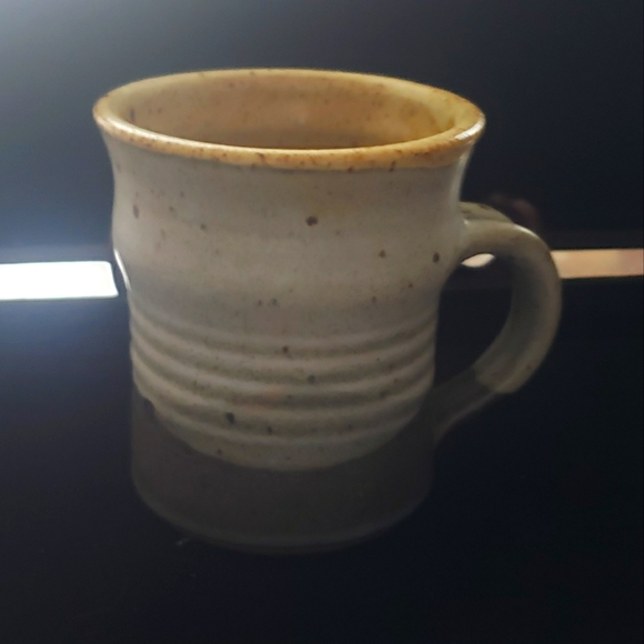 Pair of Rustic Pretty Pottery Mugs - Picture 7 of 9